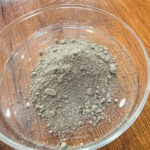 Pourquoi la poudre micrométrique de carbure de silicium vert peut-elle être utilisée comme charge dans les revêtements isolants ?